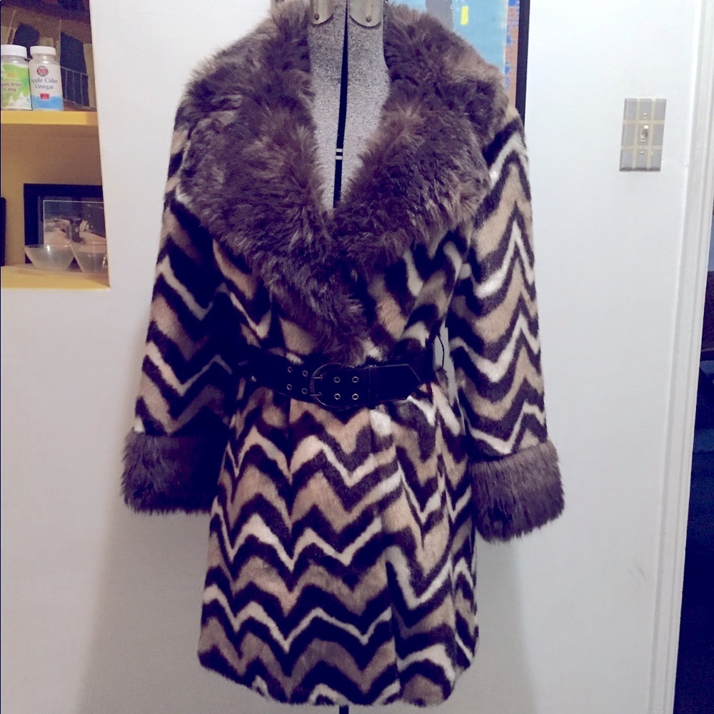 Unique Chevron English Fur Vintage Great Cut Fits Many Sizes